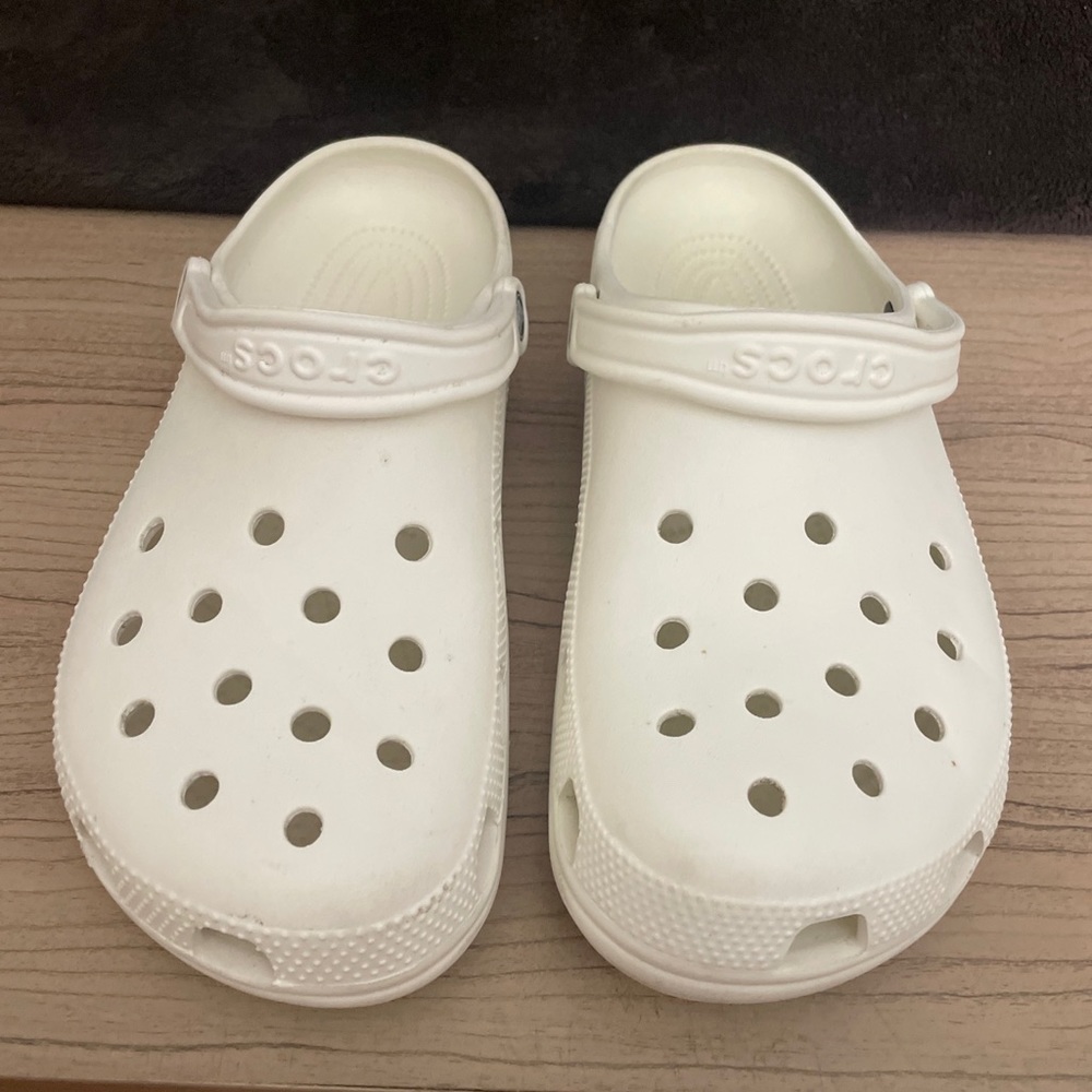 Crocs Classic White Clogs Men’s Size 11